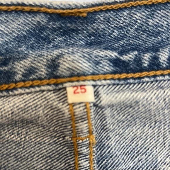 Levi’s | Deconstructed Denim Mini Skirt Aritzia 25 Levi's - Picture 8 of 10